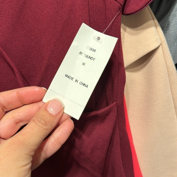 Burgundy knee length dress - Picture 4 of 4